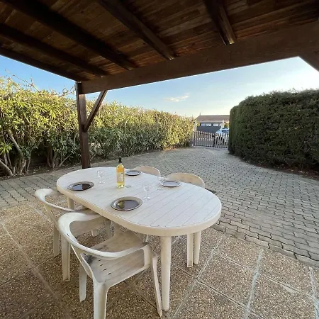 Maison Avec Cour, Piscine Sécurisée, Climatisation, 3 Chambres, Proche Plage, 8 Personnes - Fr-1-701-33 * Vendres