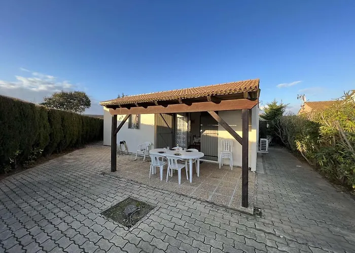 Maison Avec Cour, Piscine Securisee, Climatisation, 3 Chambres, Proche Plage, 8 Personnes - Fr-1-701-33 Vakantiehuis