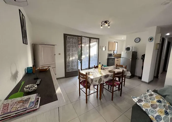 Maison Avec Cour, Piscine Securisee, Climatisation, 3 Chambres, Proche Plage, 8 Personnes - Fr-1-701-33 Vakantiehuis *