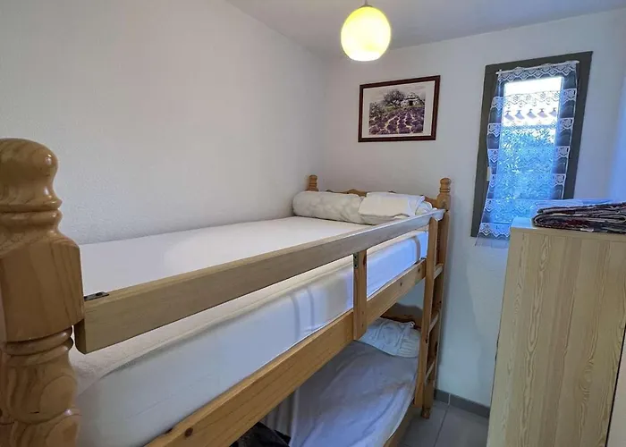 Maison Avec Cour, Piscine Securisee, Climatisation, 3 Chambres, Proche Plage, 8 Personnes - Fr-1-701-33 Vendres