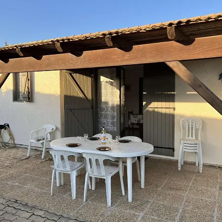 Maison Avec Cour, Piscine Sécurisée, Climatisation, 3 Chambres, Proche Plage, 8 Personnes - Fr-1-701-33 Vendres