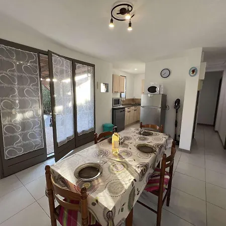 Maison Avec Cour, Piscine Securisee, Climatisation, 3 Chambres, Proche Plage, 8 Personnes - Fr-1-701-33
