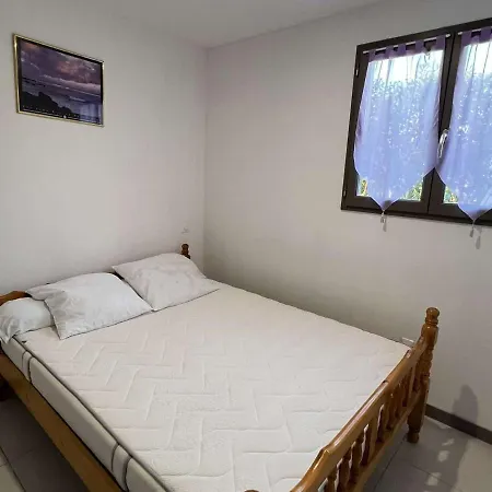 Maison Avec Cour, Piscine Securisee, Climatisation, 3 Chambres, Proche Plage, 8 Personnes - Fr-1-701-33 *