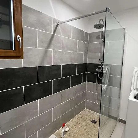 Maison Avec Cour, Piscine Securisee, Climatisation, 3 Chambres, Proche Plage, 8 Personnes - Fr-1-701-33 *