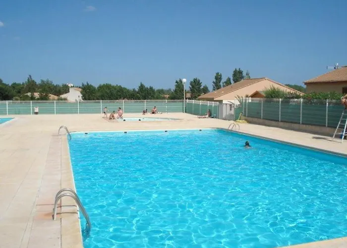 Maison Avec Cour, Piscine Securisee, Climatisation, 3 Chambres, Proche Plage, 8 Personnes - Fr-1-701-33 *